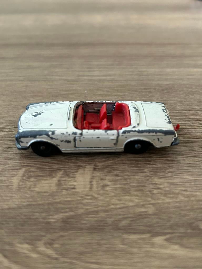 Vintage speelgoedauto - Witte cabriolet met rode interieur, Ophalen of Verzenden, Gebruikt, Overige typen