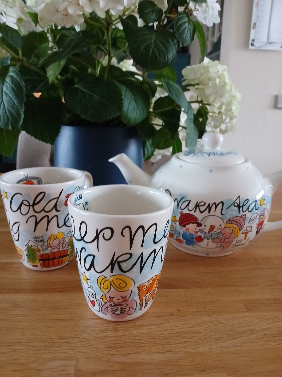 Blond Amsterdam Winter Theepot met 2 bijpassende mokken, Ophalen of Verzenden, Zo goed als nieuw, Steen/keramiek, Meerkleurig