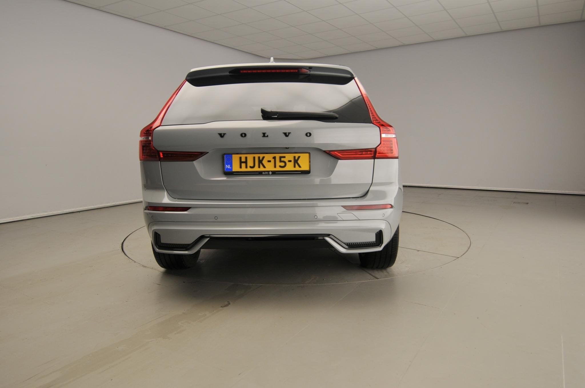 Volvo XC60 2.0 T6 Plug-in hybrid AWD Plus | Dark | Trekhaak, Auto's, Automaat, Lichtsensor, Gebruikt, Euro 6