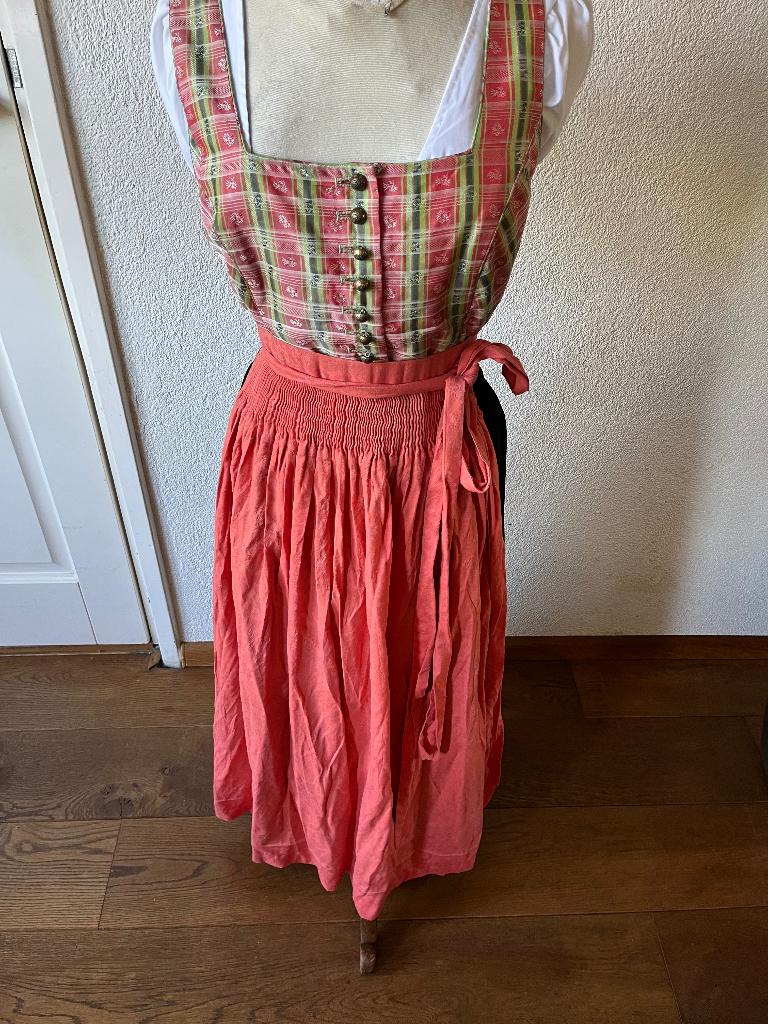 Vintage Dirndl Wenger maat 40, met schort, Maat 38/40 (M), Wenger, Ophalen of Verzenden, Overige thema's