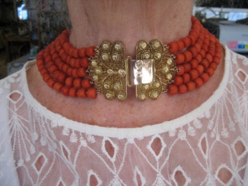 Antiek 5 rijen bloedkoralen ketting met gouden slot ca.1890, Sieraden, Tassen en Uiterlijk, Verzenden, Goud, Ketting, Met edelsteen