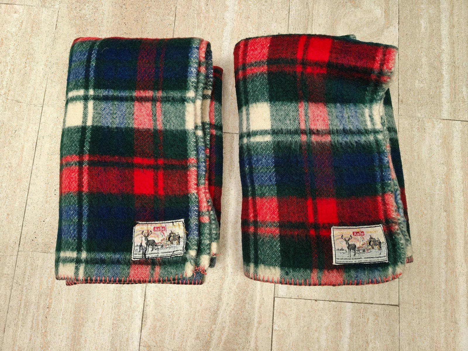 Aabe wollen deken 2x per stuk 45 euro, Eenpersoons, Blauw, Ophalen of Verzenden, Deken of Dekbed