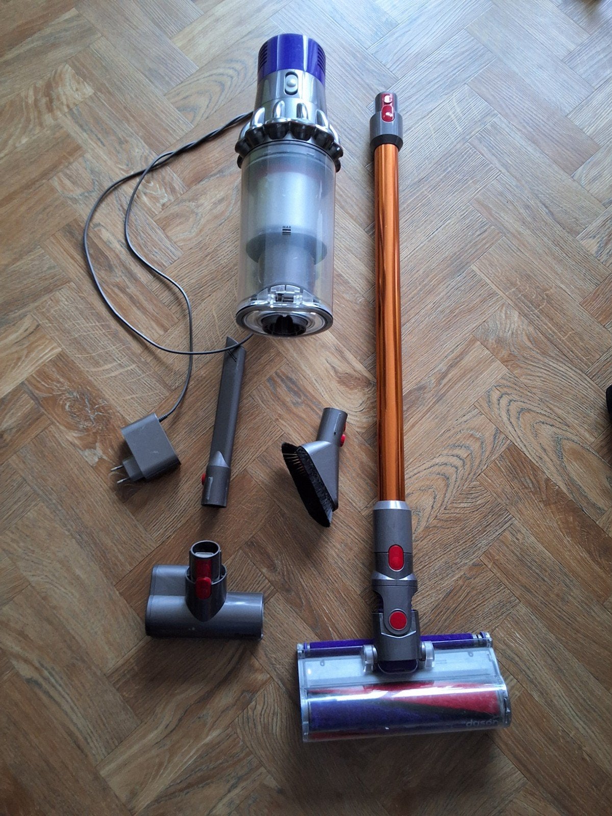Dyson V8 Steelstofzuiger met accessoires, Ophalen, Gebruikt, Dyson, Draadloos