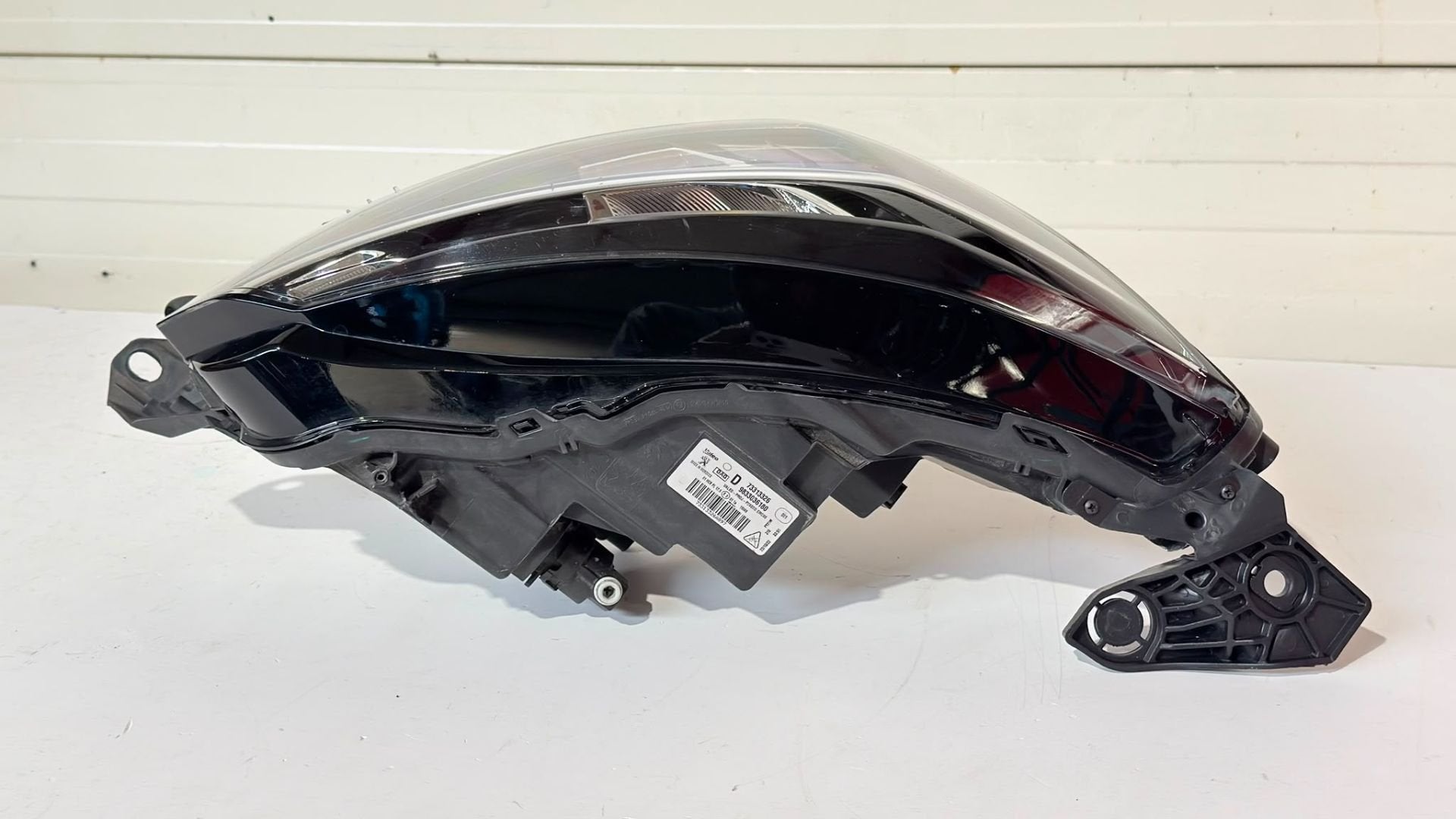 Peugeot 208 II rechter koplamp rechts 9833036180, Auto-onderdelen, Taurusavenue 1
2132 LS  Hoofddorp, NL, Gebruikt, Contact.group@renault.com