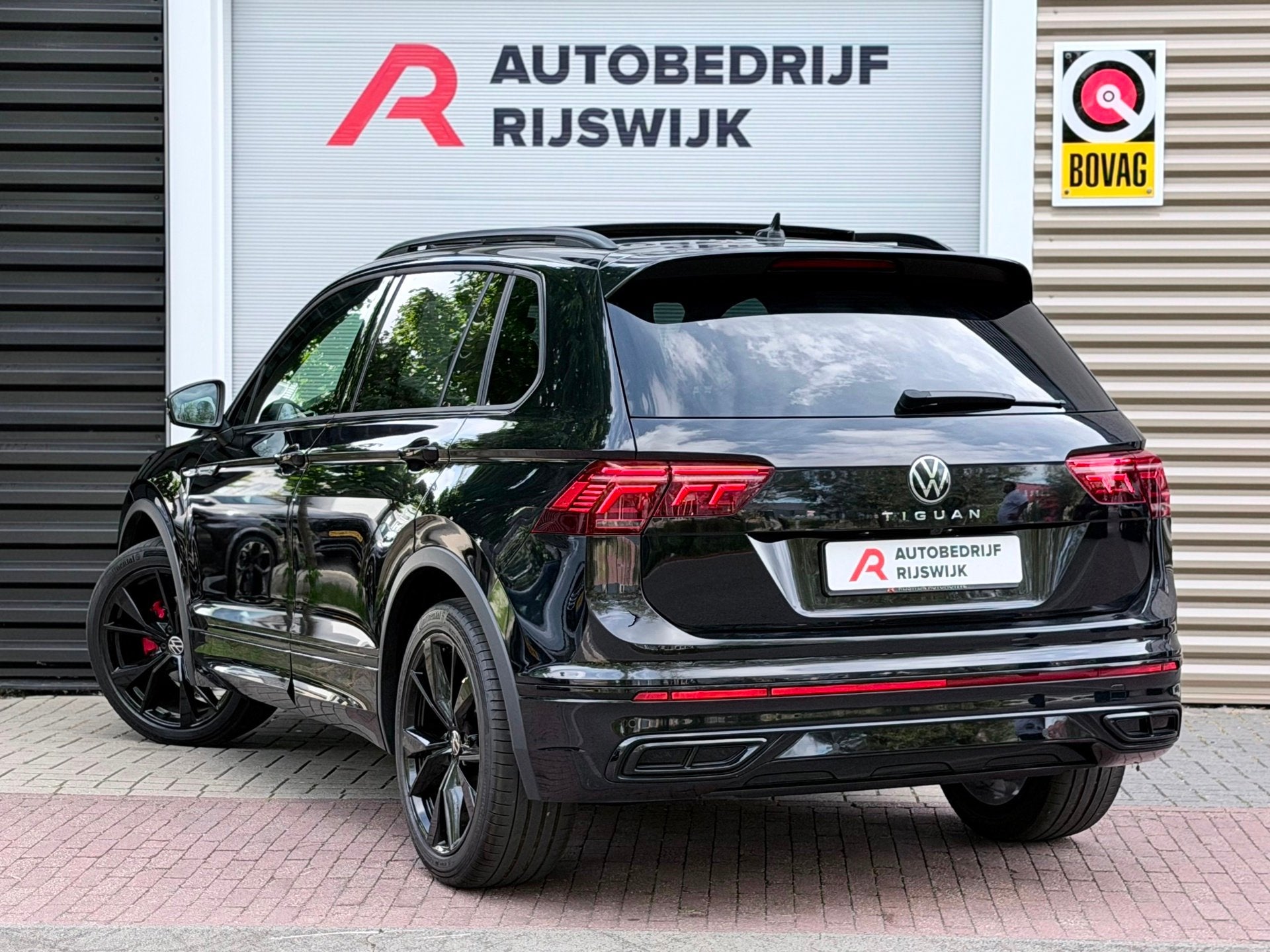 Volkswagen Tiguan 1.5 TSI 3x R-Line Pano/Keyless/AppleCarPla, 12 maanden, 15 km/l, 4 cilinders, Alcantara