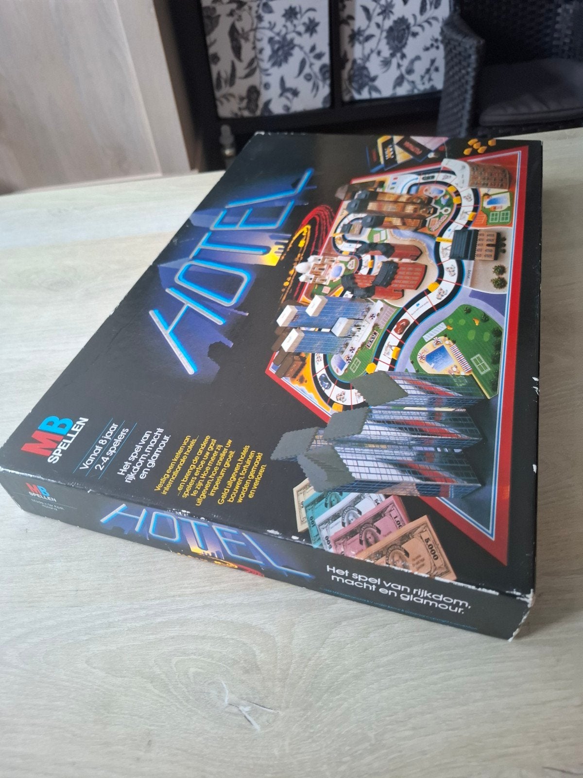 Hotel bordspel - Klassiek vastgoedspel van MB Spellen, Ophalen of Verzenden, Drie of vier spelers, Hasbro, Info@hasbro.nl