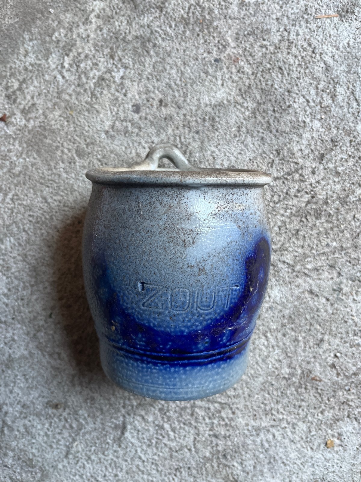Antieke Zoutpot van Keramiek met Blauw Decor, Ophalen of Verzenden