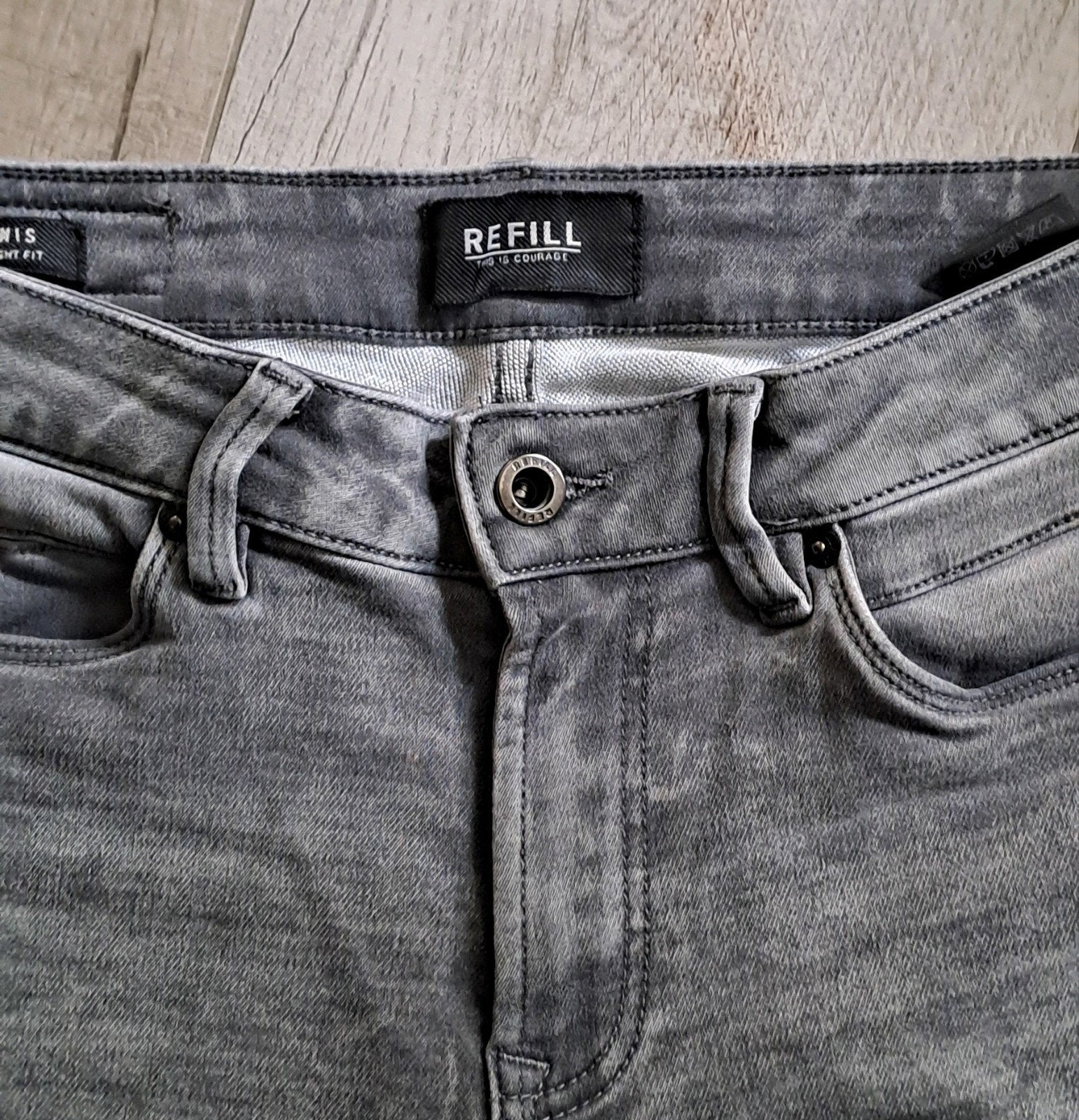 Mooie Korte Broek van het merk: Refill / Maat XS, Ophalen of Verzenden, Zo goed als nieuw, Blauw, W33 - W34 (confectie 48/50)