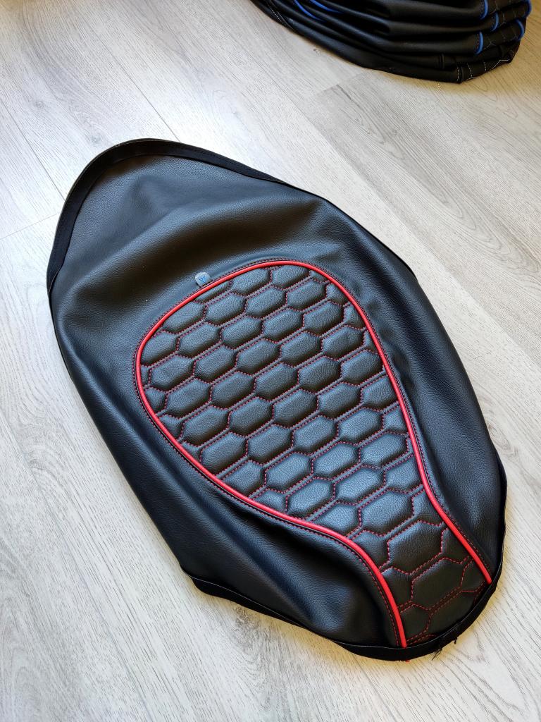 Zadelhoes buddydek Piaggio Zip audi rs rood custom NIEUW, Info@jynkx.com, Nieuw, Ophalen of Verzenden, Piazza 99