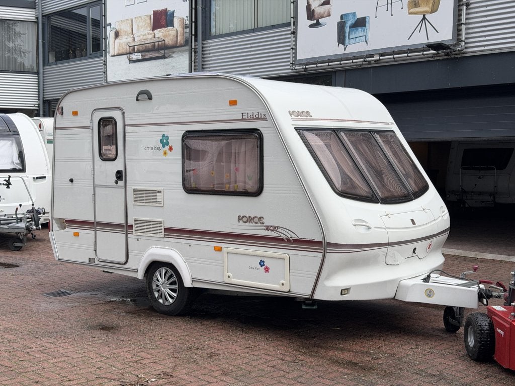 Elddis Force 380 Lichtgewicht, 2002, Z.G.A.N ((zondag open)), Elddis, Tot en met 2, Bedrijf, Treinzit