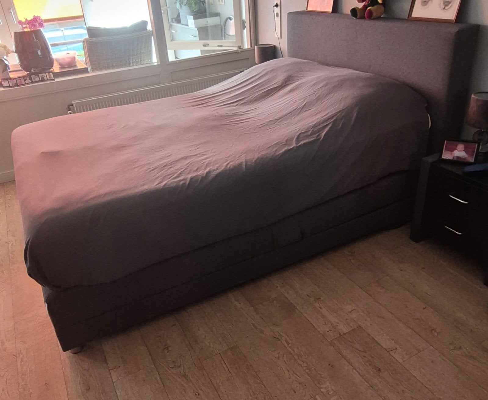 electrisch verstelbare boxspring 140x200, Ophalen, Zo goed als nieuw, Tweepersoons, 140 cm