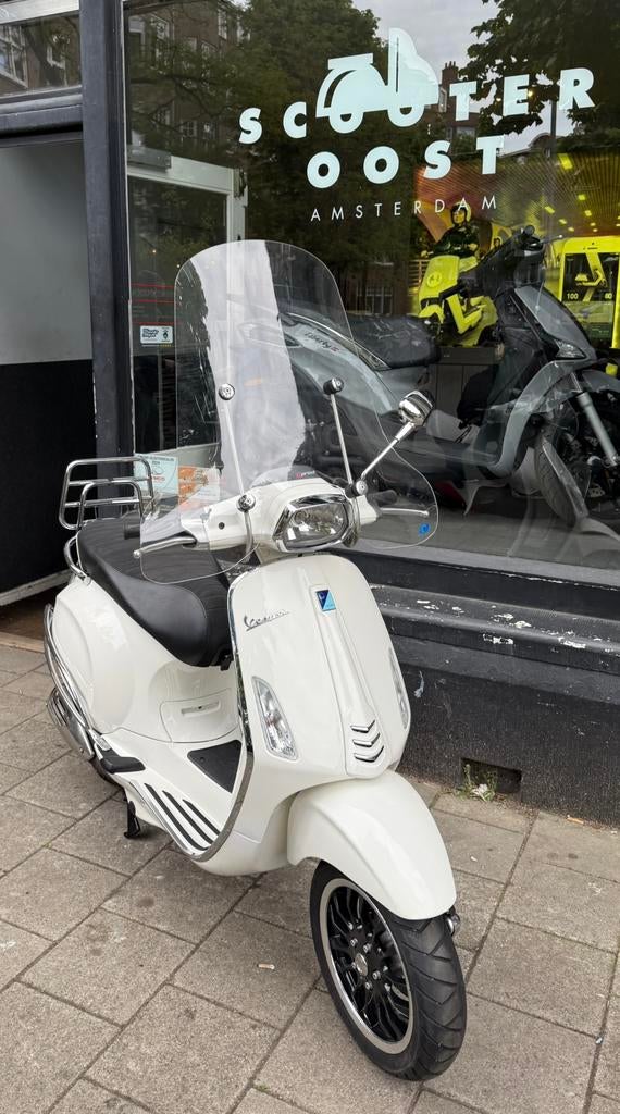 Vespa Sprint brom 4t2v BJ 2018, Fietsen en Brommers, Scooters | Vespa, Ophalen, Overige modellen, Maximaal 45 km/u, Zo goed als nieuw