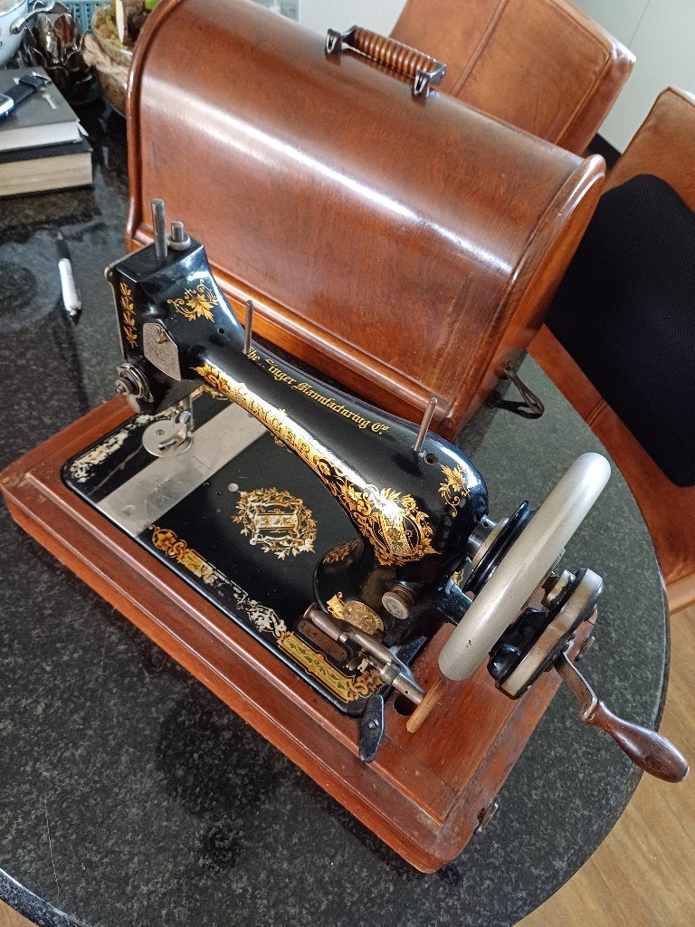 antieke naaimachine, Ophalen