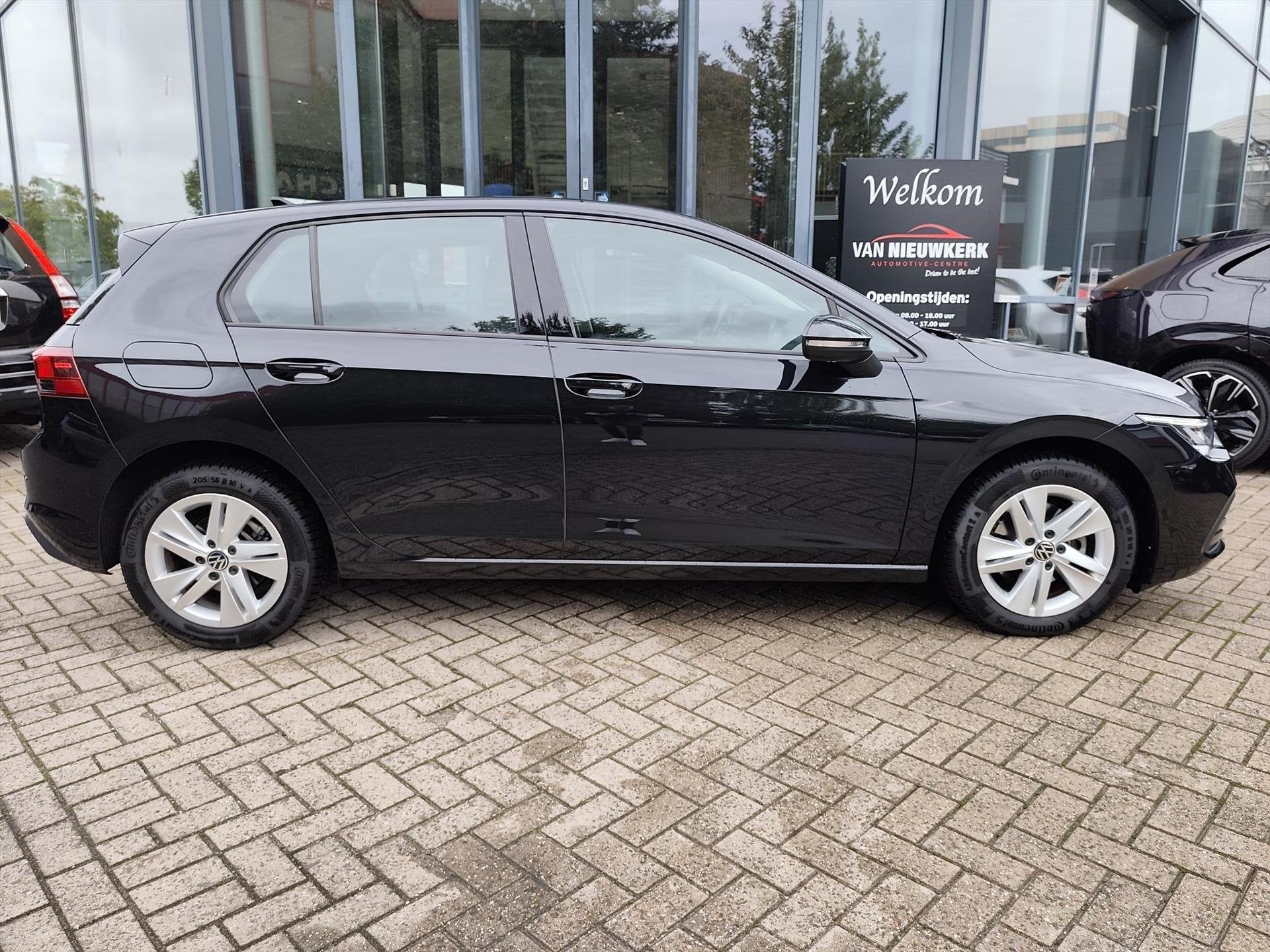 VOLKSWAGEN Golf 1.5 eTSI 130pk 7-DSG Life Business | Navi (a, Auto's, Automaat, Stof, 4 cilinders, Zwart