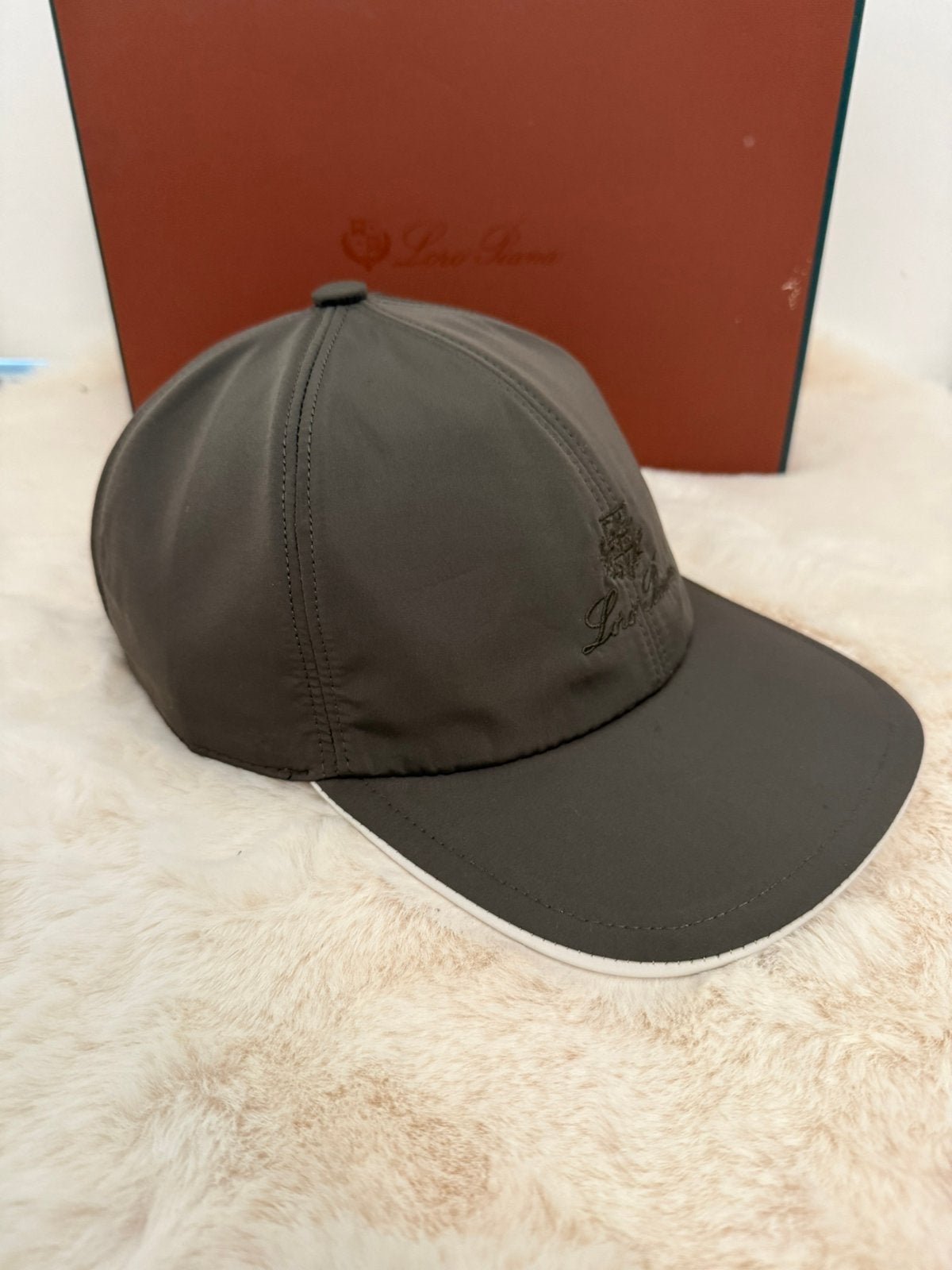 Loro Piana Pet - 7 Kleuren, Ophalen of Verzenden, Zo goed als nieuw