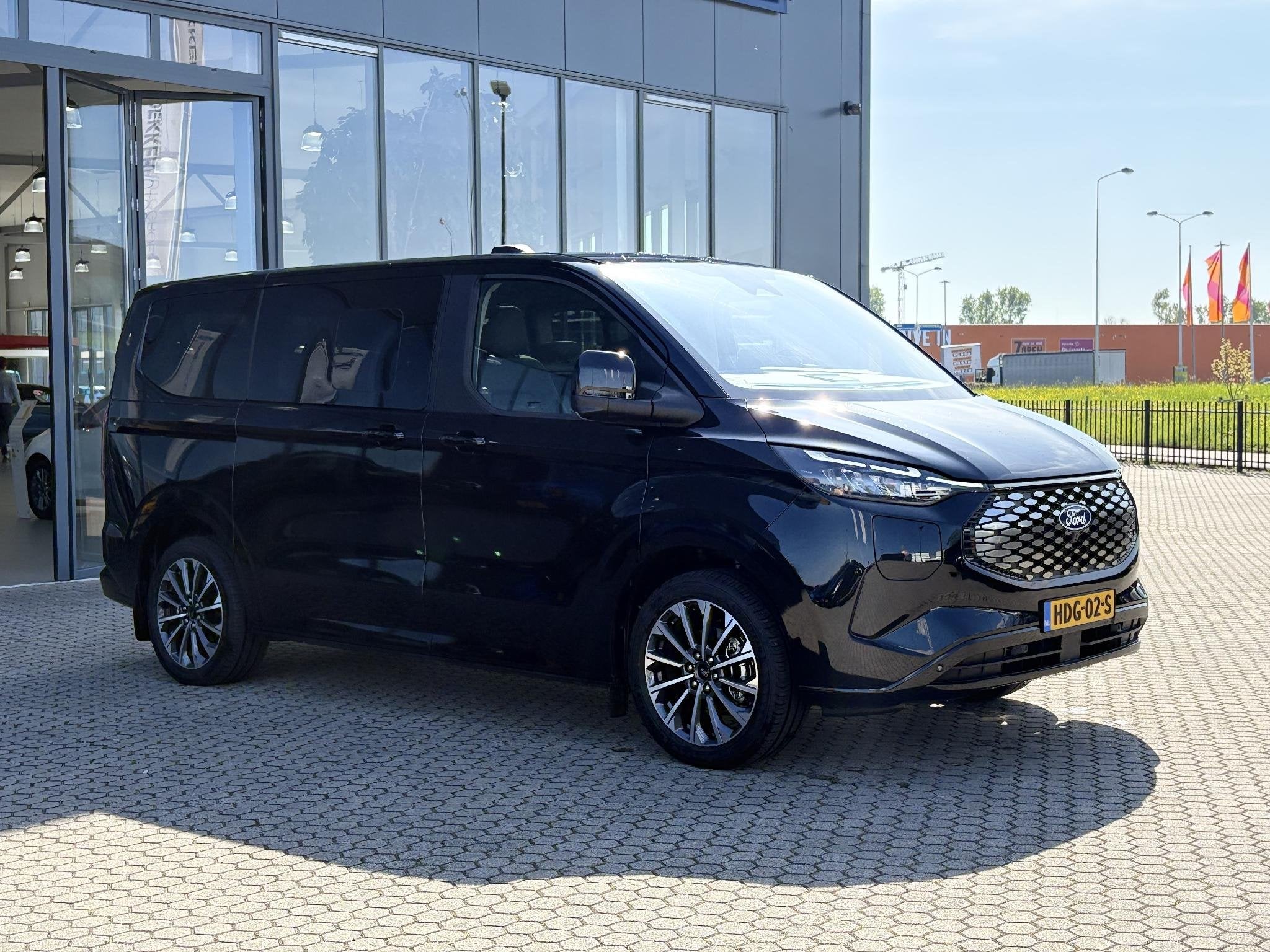 Ford E-Tourneo Custom 340 L1H1 Titanium X 65 kWh | 8 persoon, Auto's, Ford, Automaat, Achterwielaandrijving, Gebruikt, Overige carrosserieën