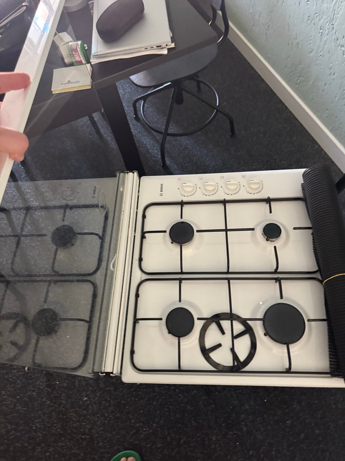 Bosch gasfornuis met vlamverdeler en anti-slip mat, Ophalen, 60 cm of meer, 4 kookzones, Zo goed als nieuw