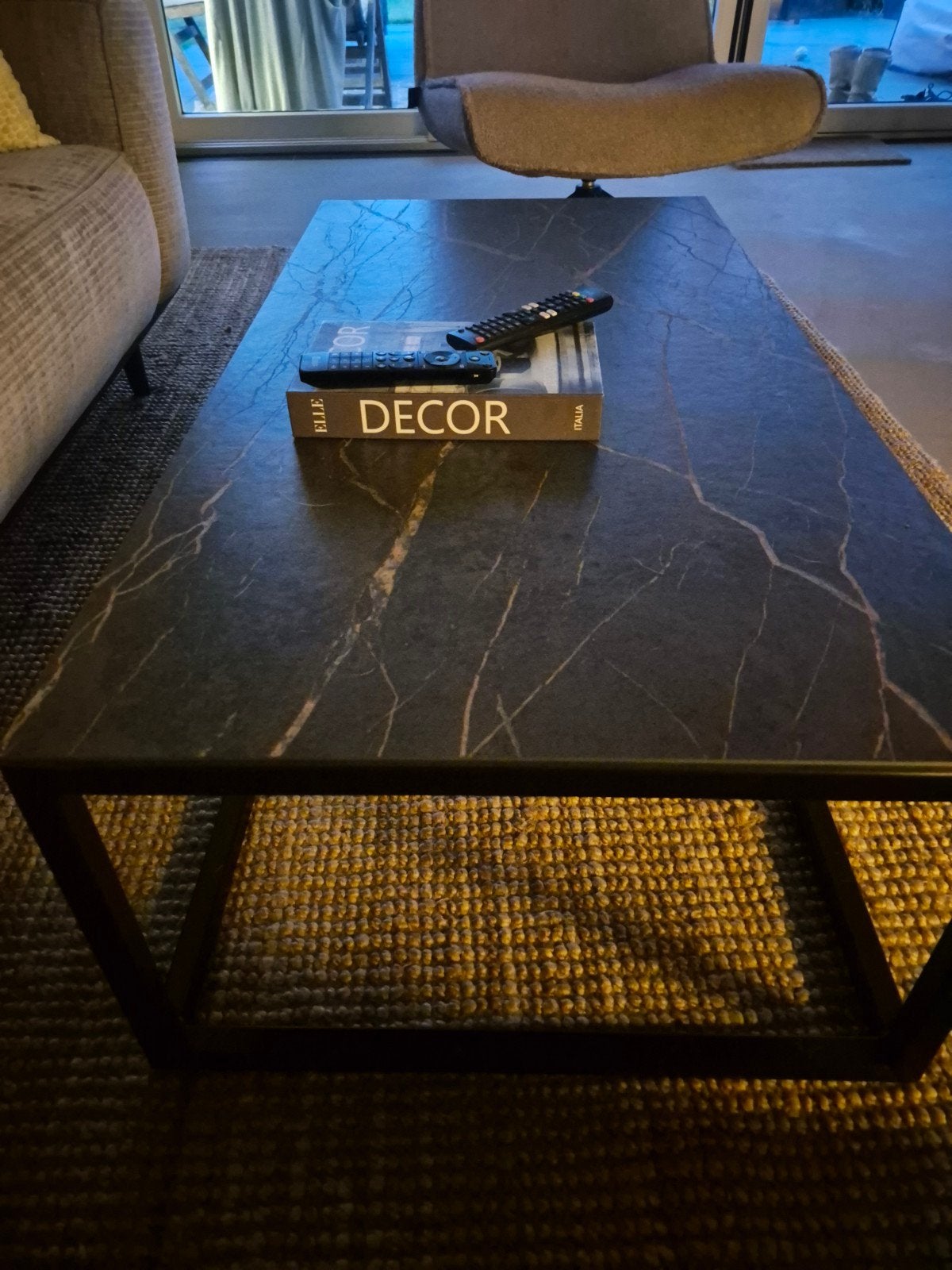 Stenen gemarmerde salontafel, Ophalen, 100 tot 150 cm, 50 tot 100 cm, Zo goed als nieuw
