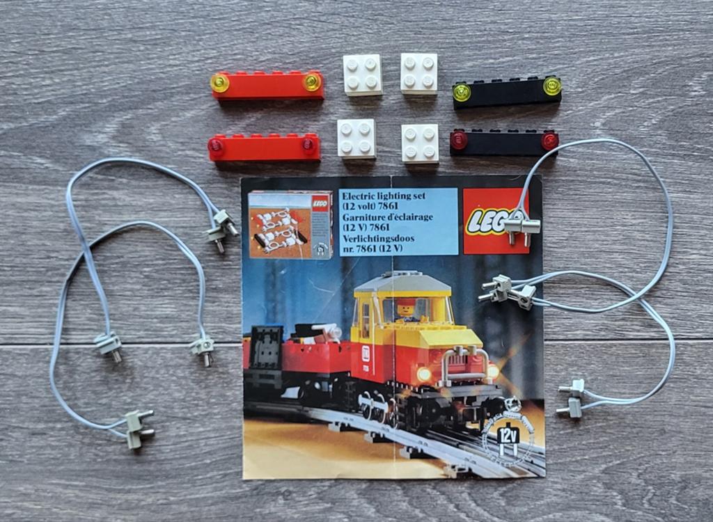 Lego trein 12 Volt locomotief verlichting / lamp blokjes., Gebruikt, Lego, Accessoire, Ophalen of Verzenden