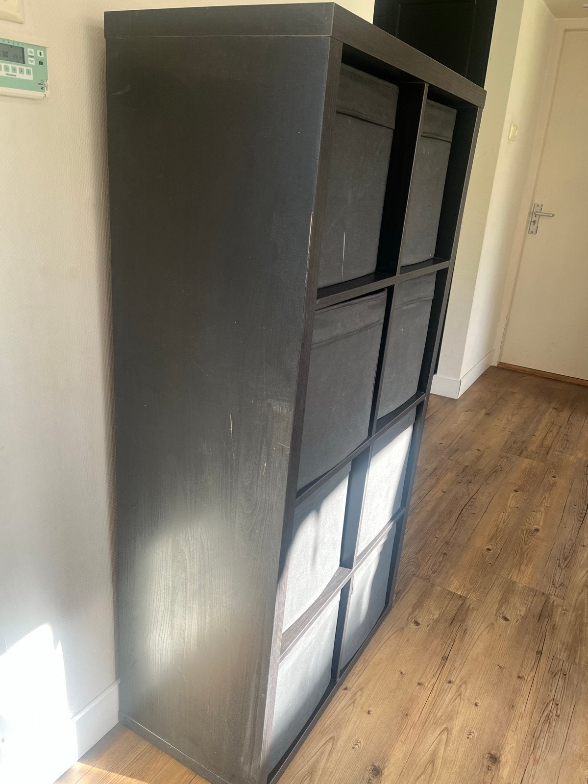 IKEA Vakkenkast KALLAX Zwartbruin met 8 vakken, Ophalen, Met plank(en), Gebruikt, 50 tot 100 cm