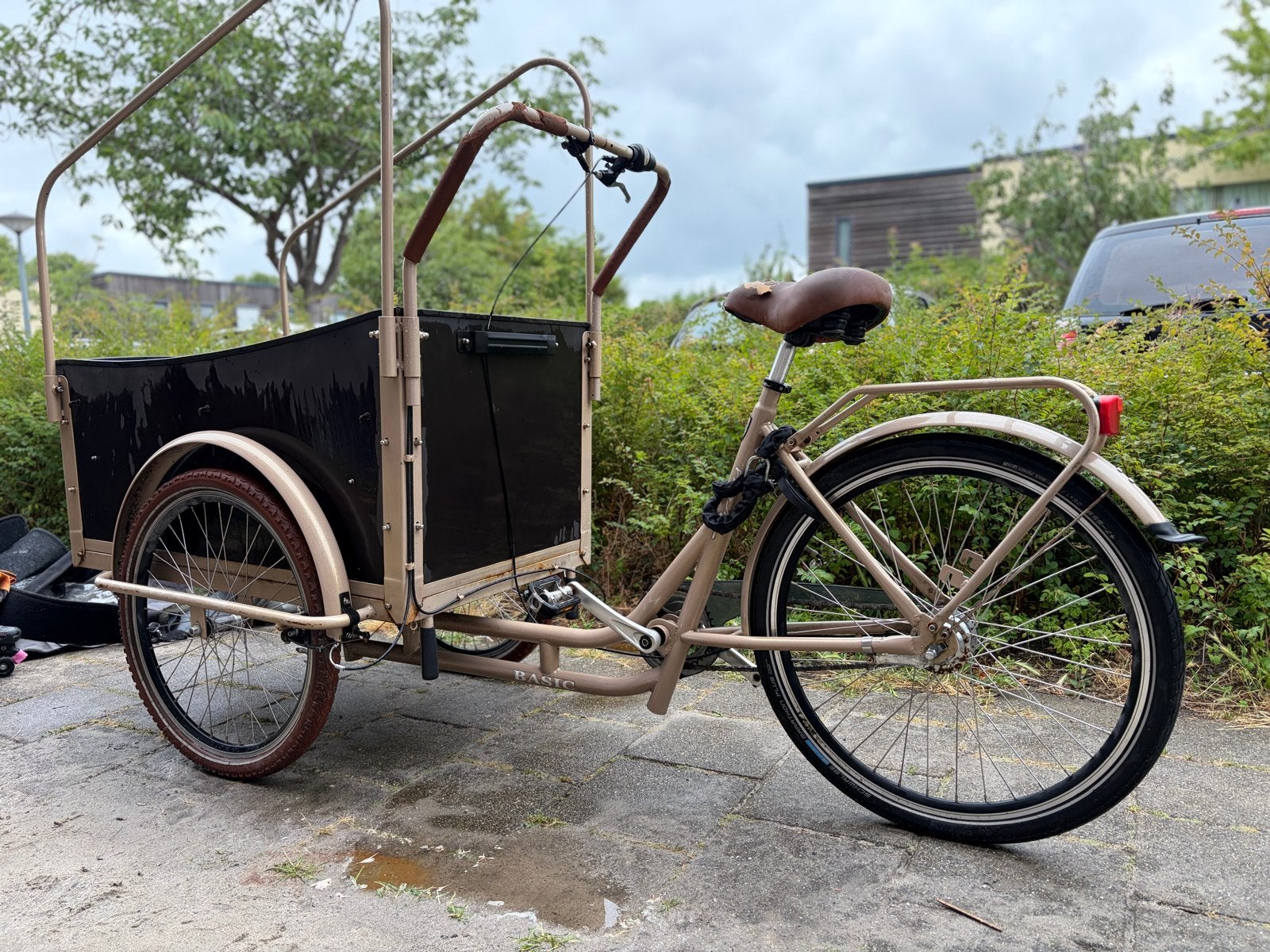 Bakfiets met gordels, zitbankjes en compleet slot, Fietsen en Brommers, Fietsen | Bakfietsen, Gebruikt, 2 kinderen, Huif, Ophalen