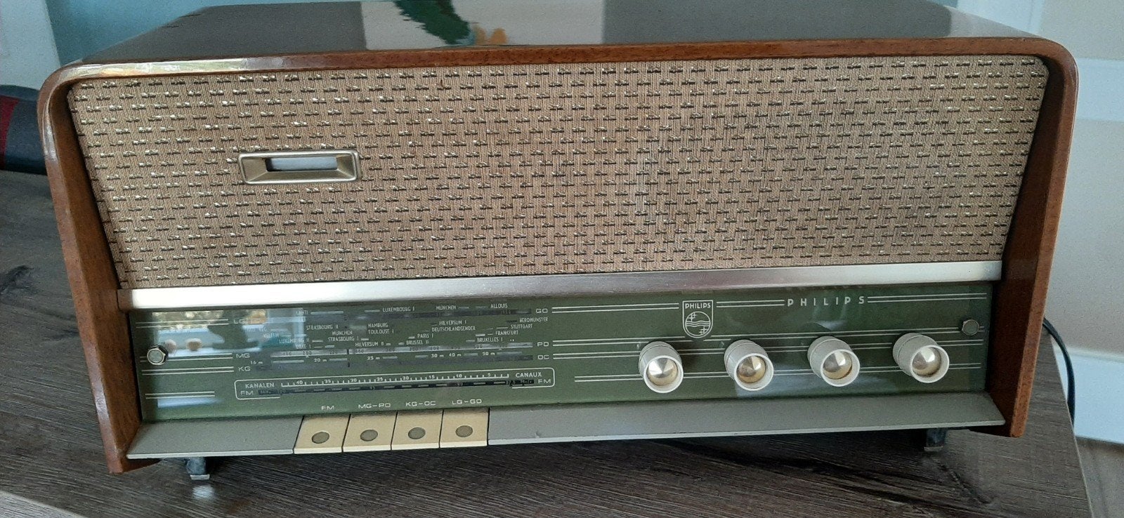 Vintage Philips buizenradio., Ophalen of Verzenden, Gebruikt, Radio