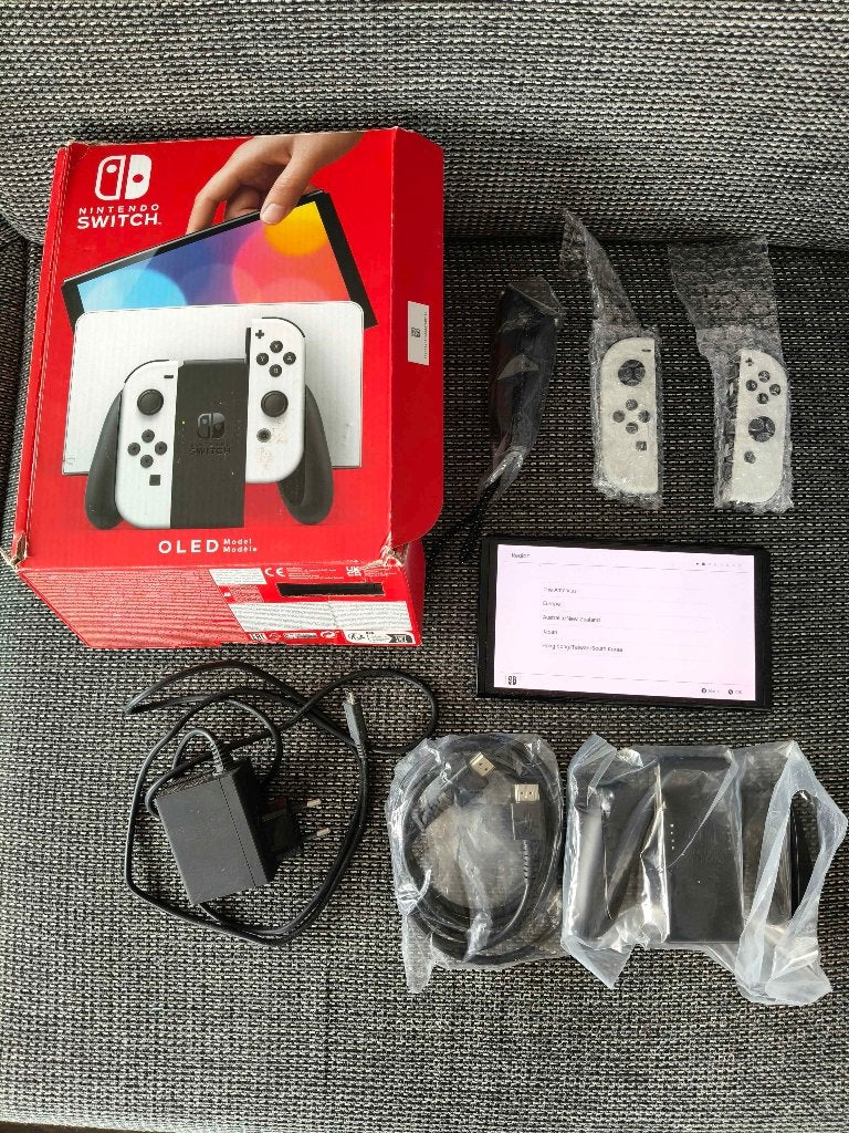 Nintendo Switch Oled Wit, Ophalen of Verzenden, Zo goed als nieuw, Met 1 controller, Switch OLED