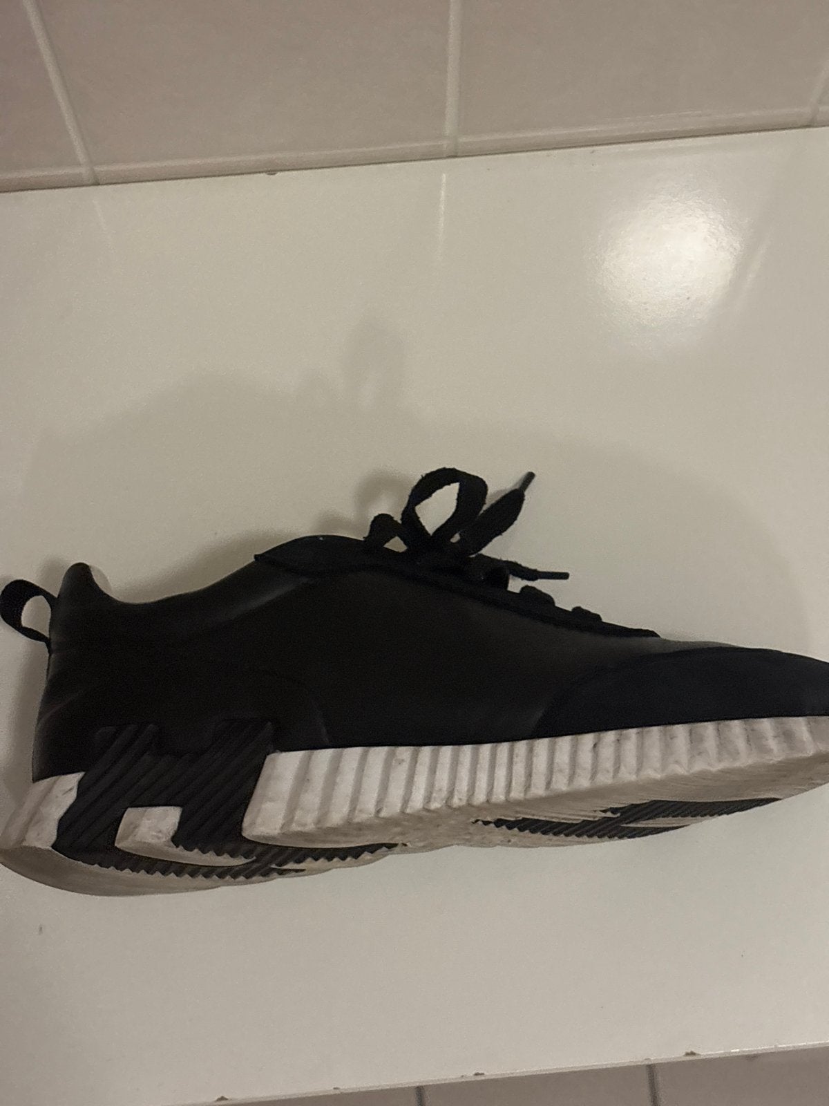 Zwarte hermes bouncing sneakers maat 44, Kleding | Heren, Ophalen of Verzenden, Gedragen, Zwart, Sneakers of Gympen