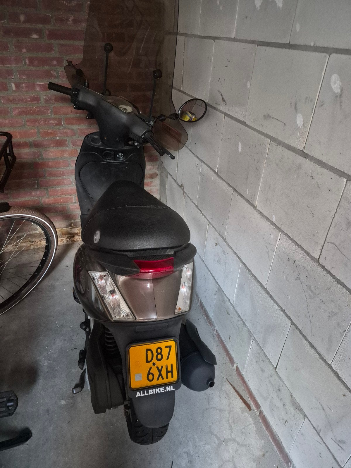 Piaggio Zip 2011 - Opknapper / Onderdelen met Kenteken, Fietsen en Brommers, Ophalen, Gebruikt, Maximaal 45 km/u, Zip