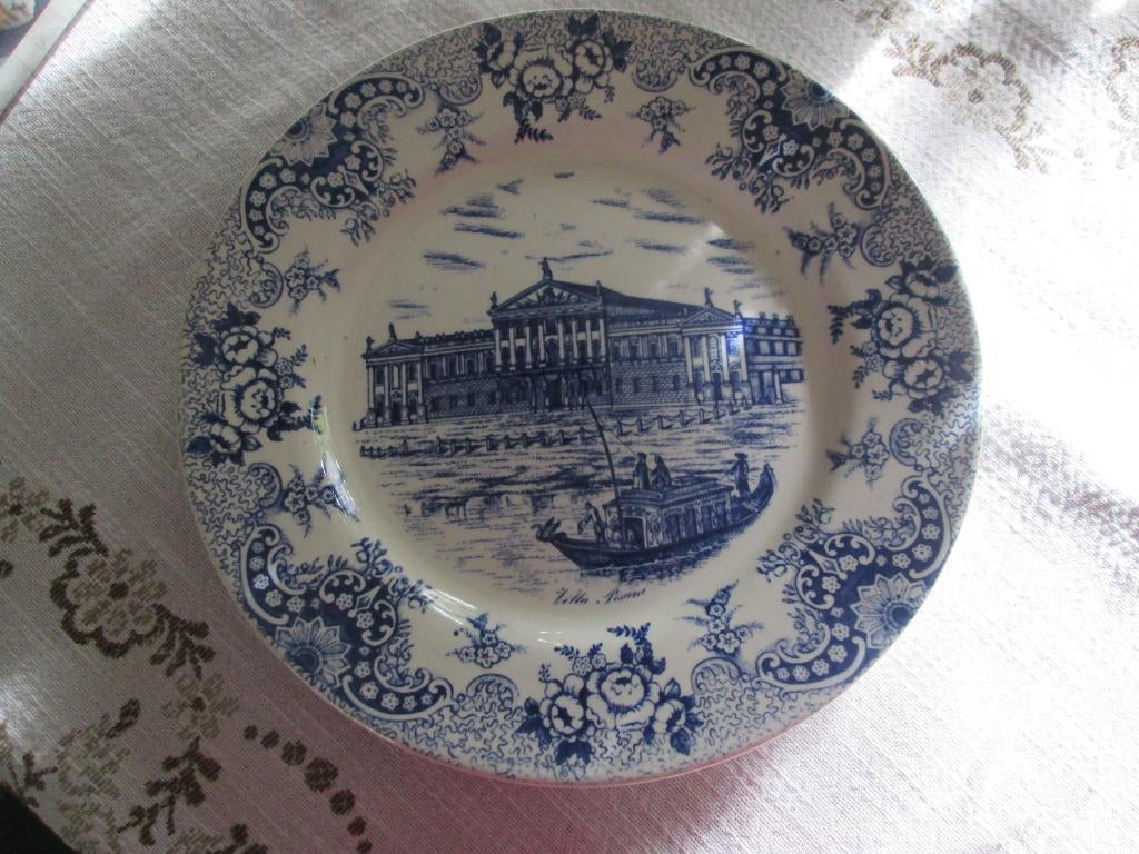 Villa Pisani  Venetië, bord (Fontebasso) 24 cm. blauw/wit, Ophalen