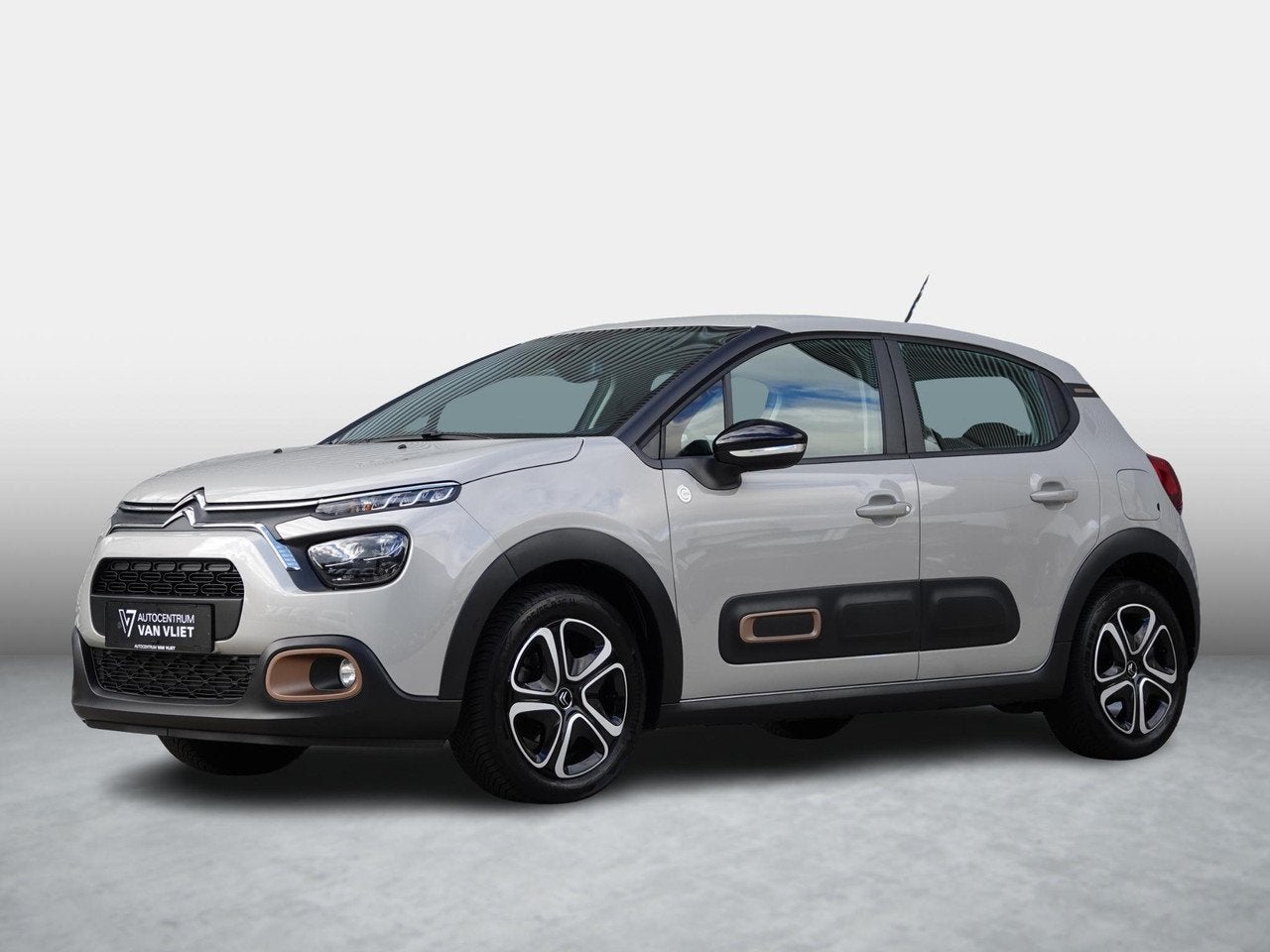 Citroën C3 1.2 PureTech C-Series | 83 PK | NAVIGATIE | CARP, Voorwielaandrijving, 83 pk, 450 kg, 1199 cc