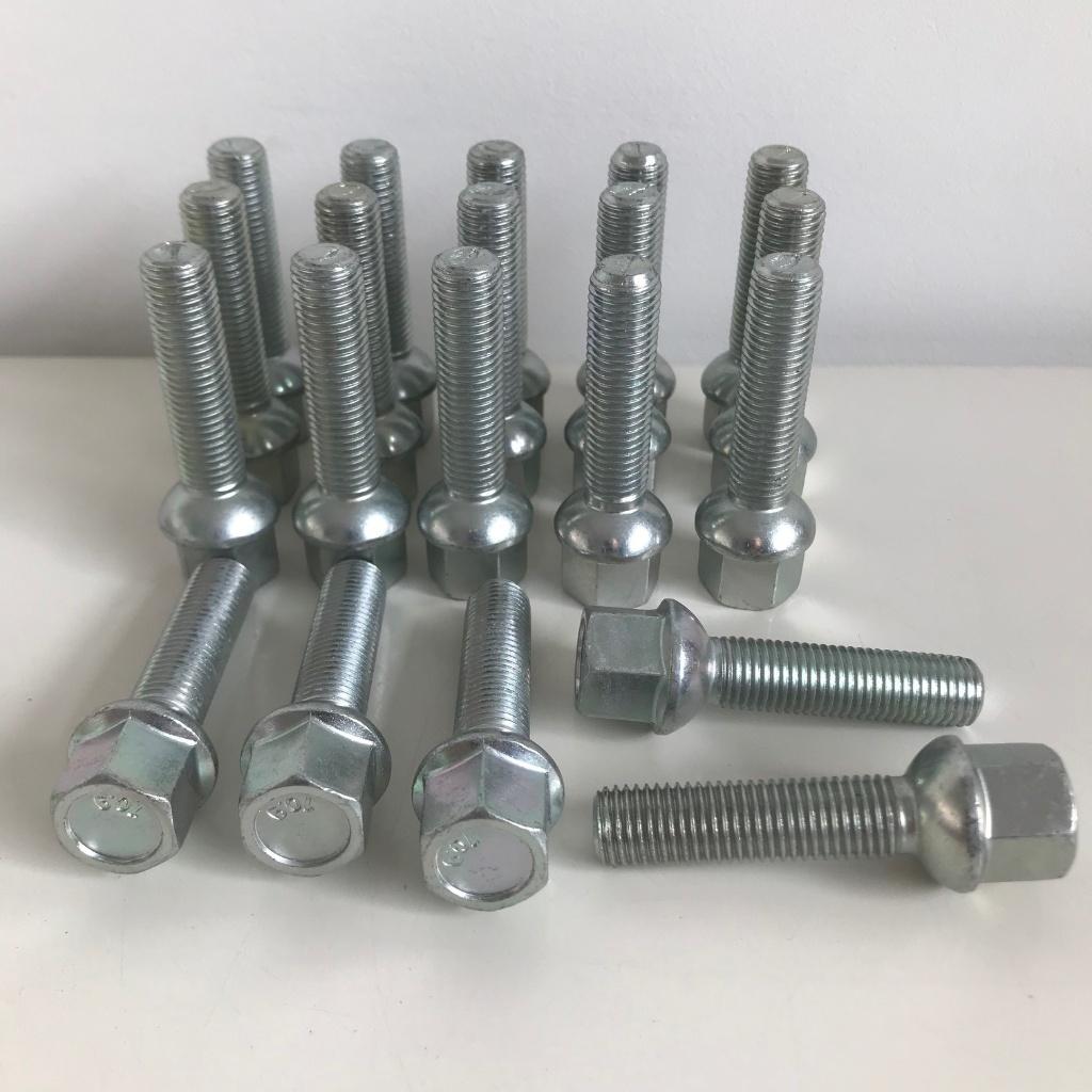 Nieuwe wielbouten v lichtmetalen velgen Mercedes M12 x 45 mm, Ophalen of Verzenden, Nieuw