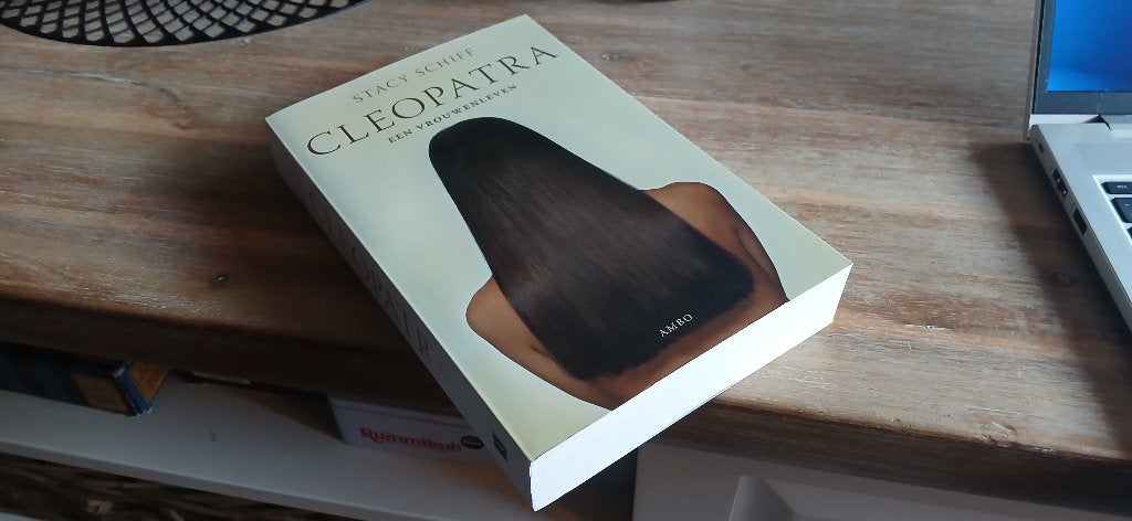 Stacy Schiff: Cleopatra (een vrouwenleven), Stacy Schiff, Ophalen of Verzenden, Zo goed als nieuw, Afrika