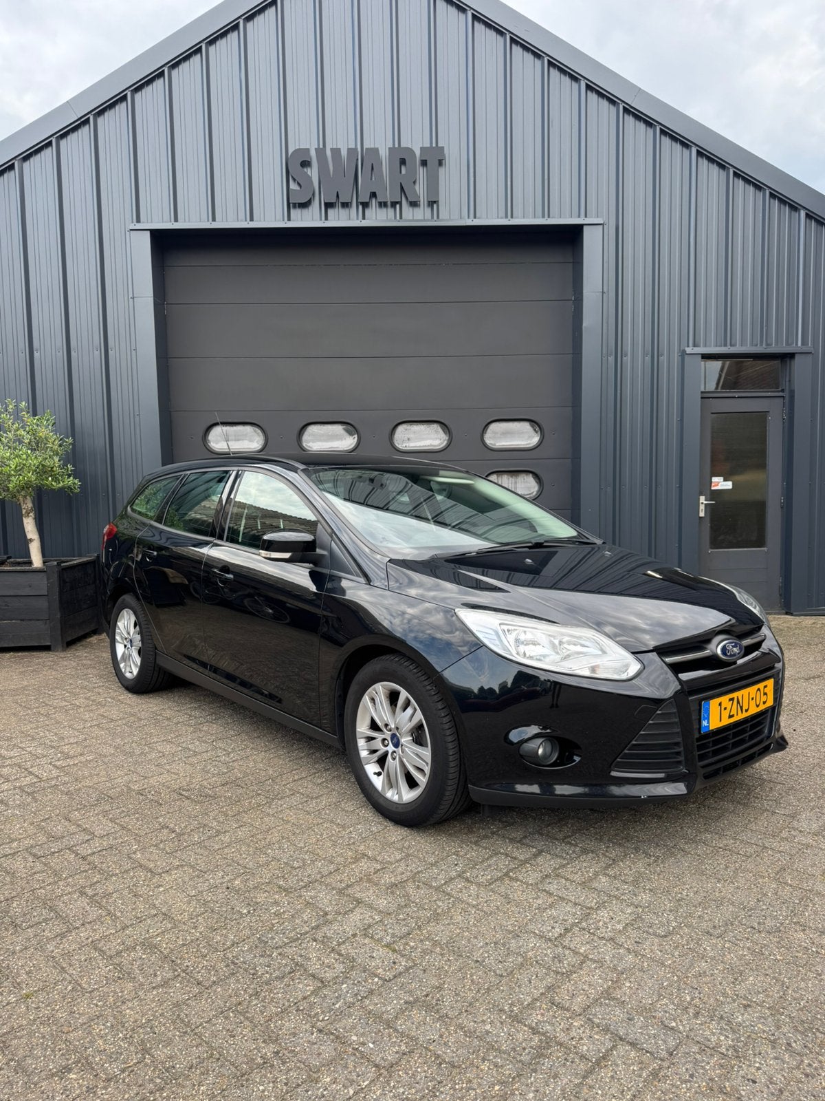 Ford Focus 1.0 Ecoboost 125PK Wagon 2014/ APK/AIRC…, Auto's, Euro 5, Zwart, Zwart, Handgeschakeld