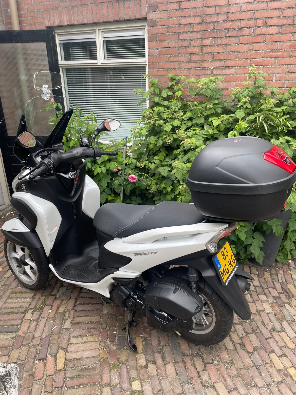 Yamaha tricity 125, Fietsen en Brommers, Ophalen, Overige modellen, Zo goed als nieuw, Benzine