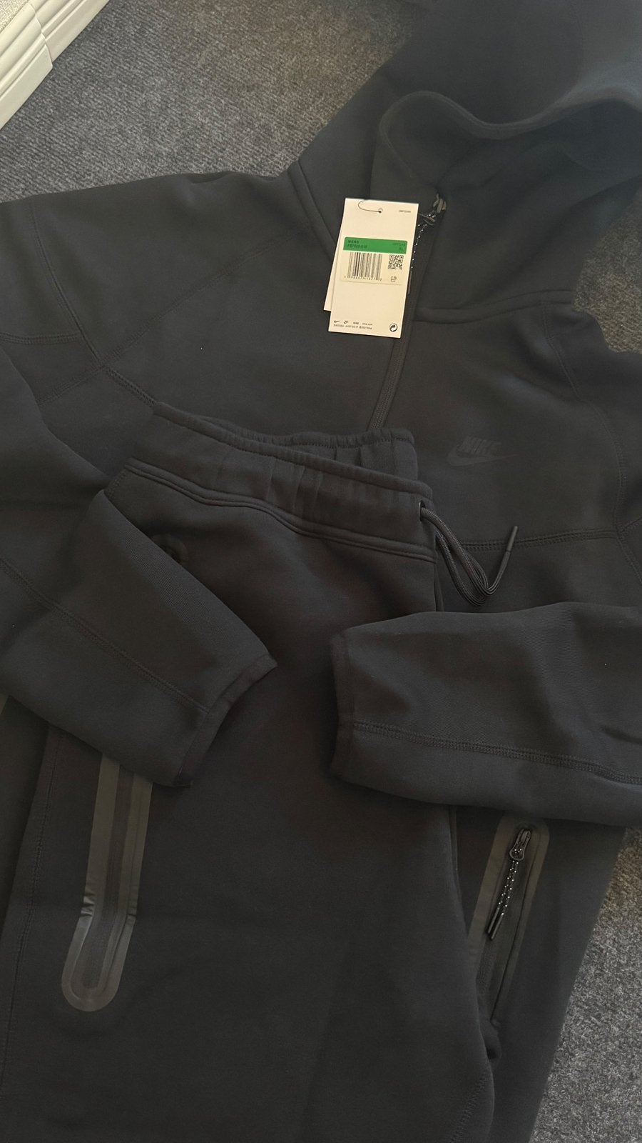 Nike tech, Ophalen of Verzenden, Nieuw, Maat 48/50 (M), Zwart