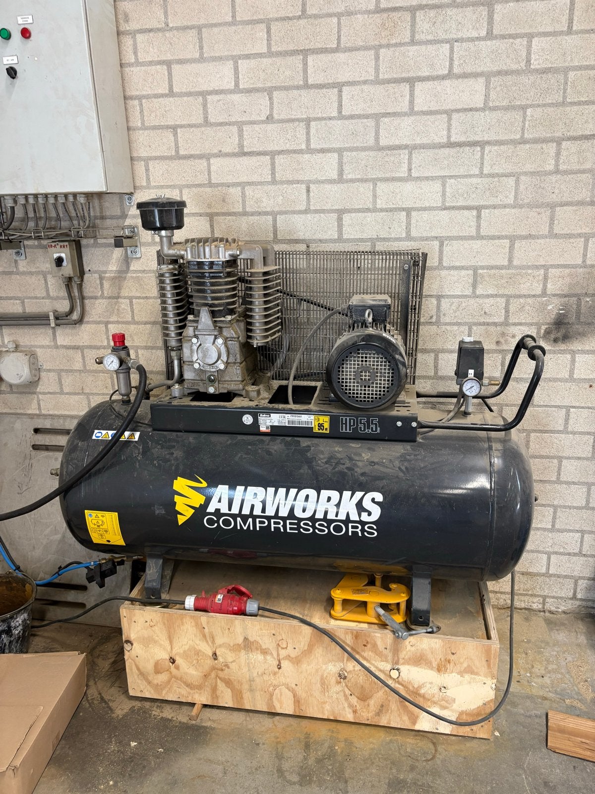 Balma Airworks Compressor 270L 11 Bar 5.5 HP, Doe-het-zelf en Verbouw, Compressors, Gebruikt, 10 bar of meer, 100 liter of meer