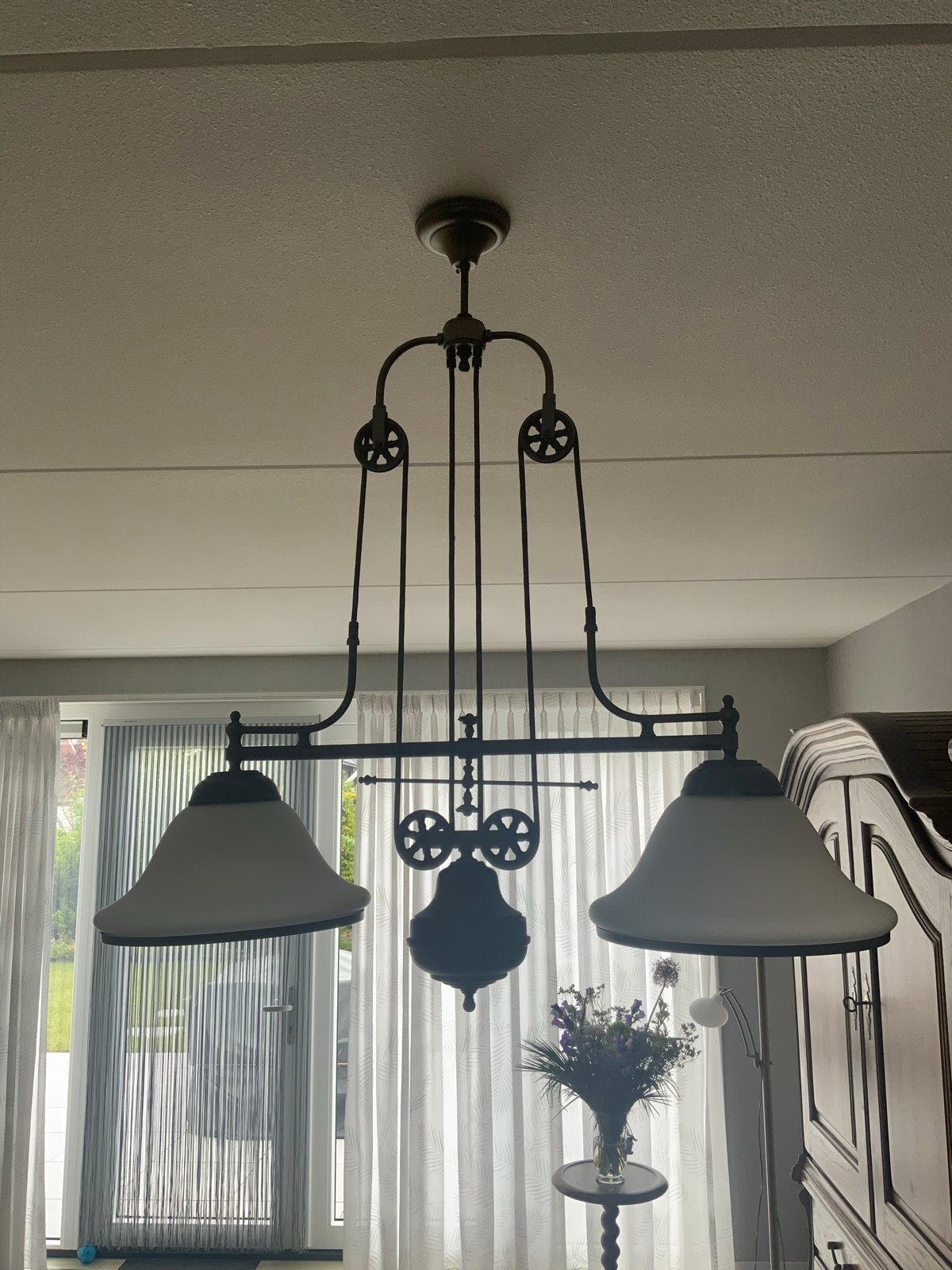 Stijlvolle Hanglamp met Katrollen en Twee Kappen, Ophalen of Verzenden, Gebruikt, Metaal, Brons