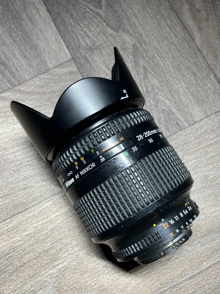 Nikon Nikkor 28-200mm 1:3.5 - 5.6 D, Audio, Tv en Foto, Fotografie | Lenzen en Objectieven, Verzenden, Gebruikt, Telelens