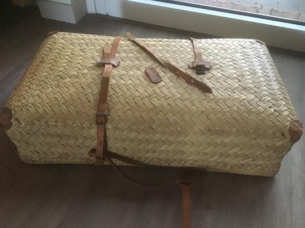Rieten koffer, Ophalen, Gebruikt