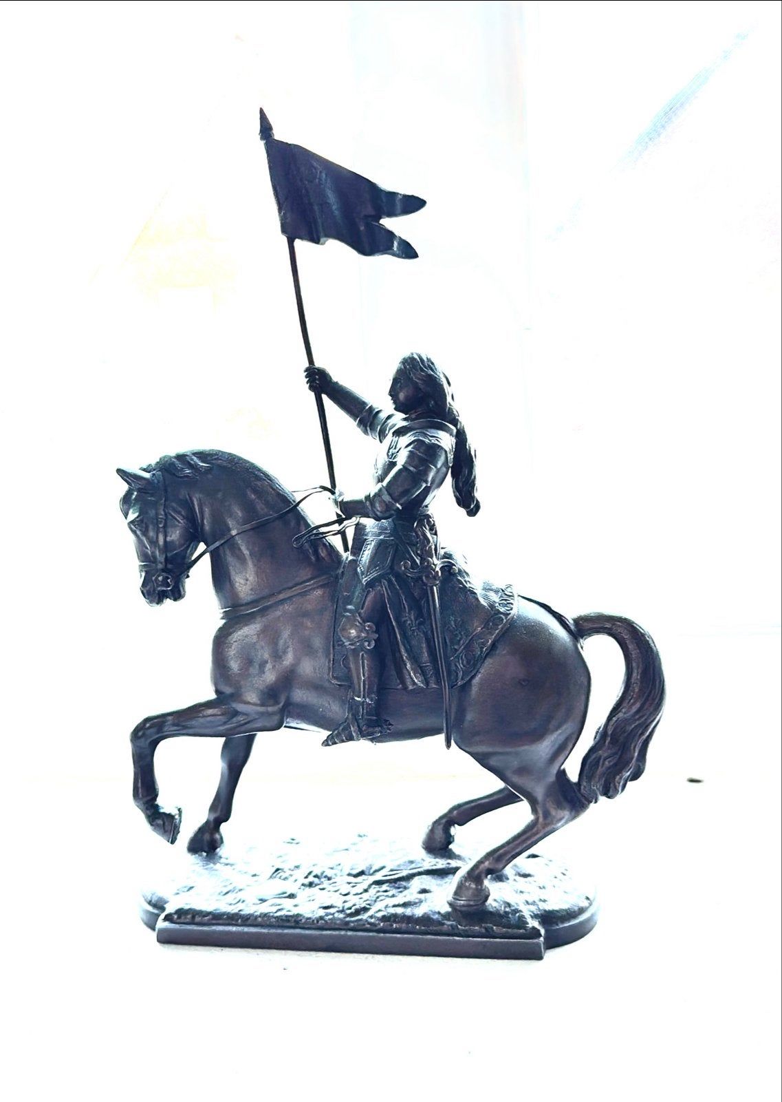 Bronzen Beeld Jeanne d'Arc te Paard met Vaandel, Antiek en Kunst, Ophalen of Verzenden, 20 - 50 cm, Beeld, Bruin