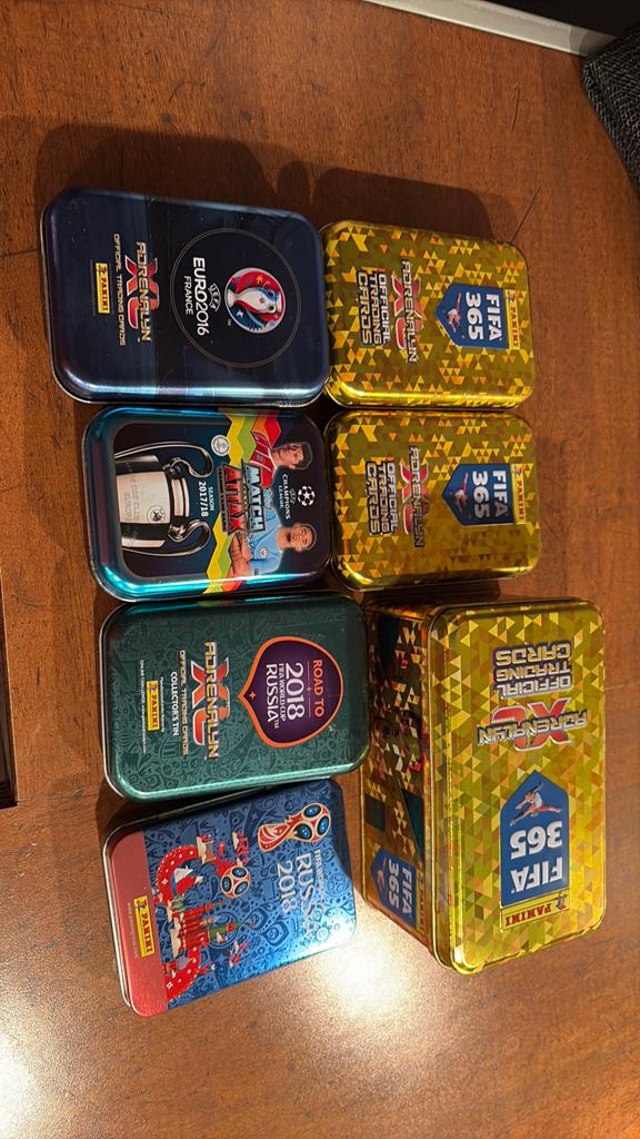Panini Adrenalyn XL FIFA/EURO Tinnen Blikken - Diverse Editi, Ophalen of Verzenden, Gebruikt, Meerdere stickers