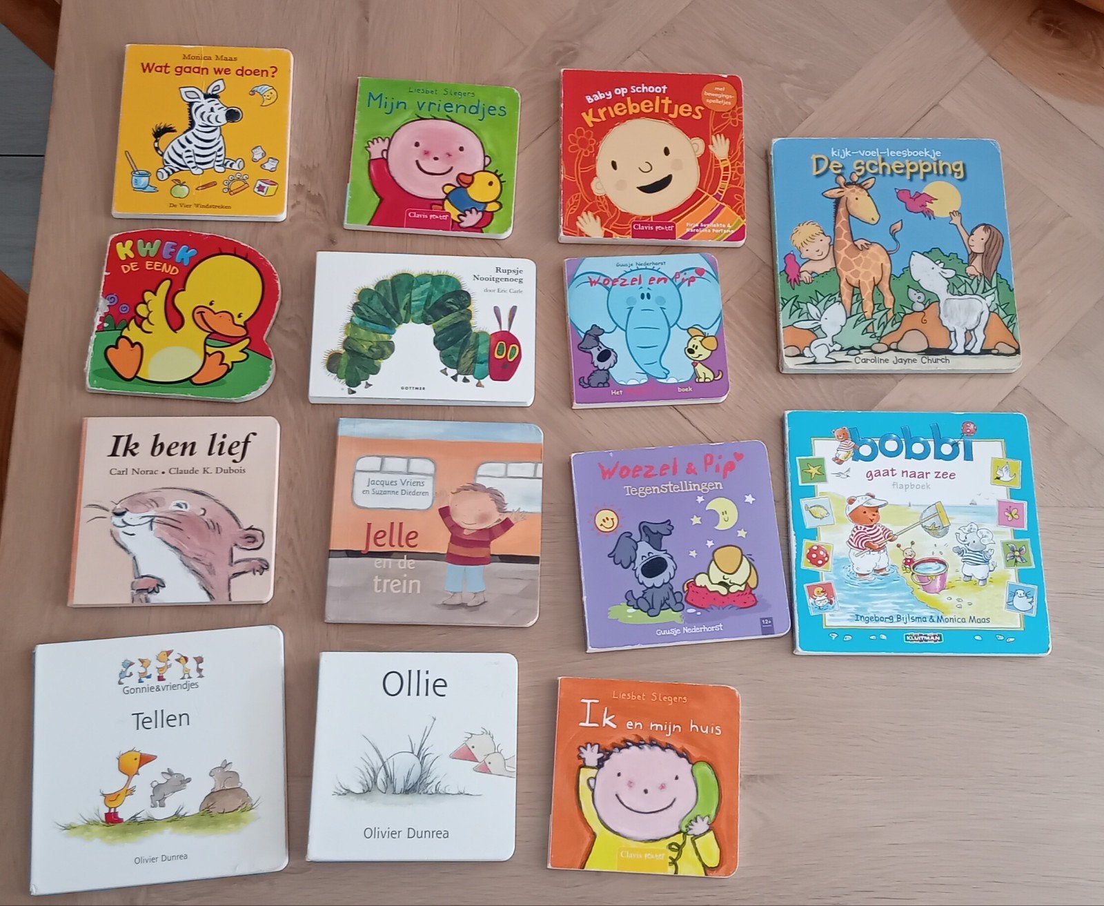 Diverse kartonnen boekjes, Ophalen of Verzenden, Gelezen
