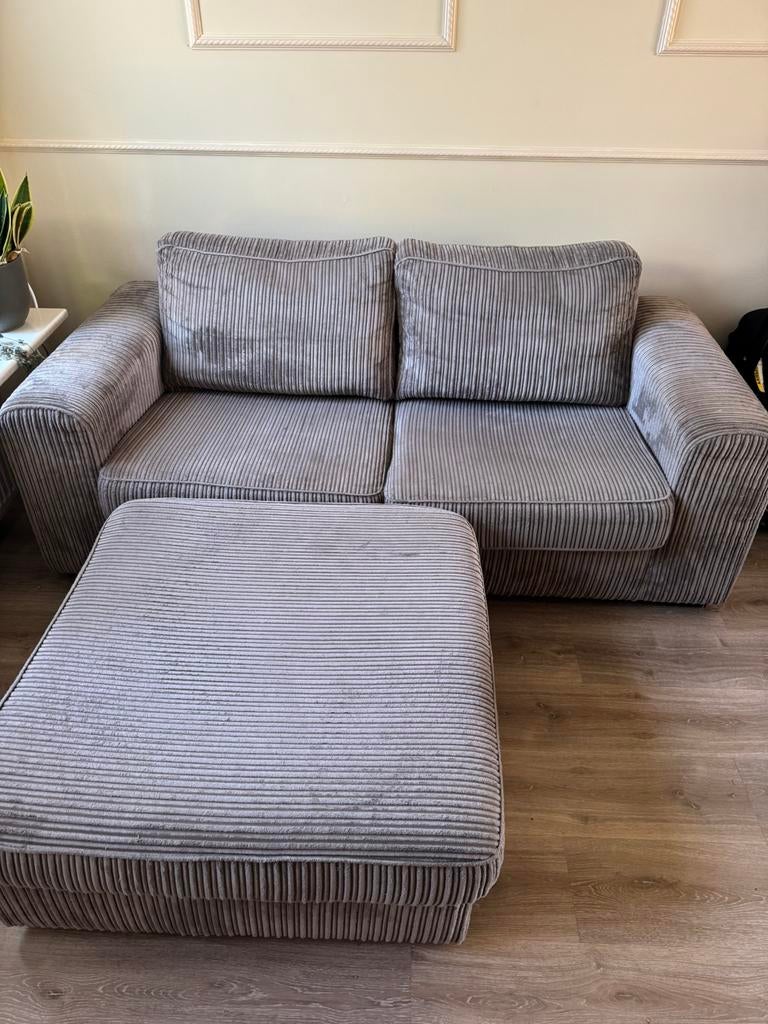 Mooie bruine ribstof bank met hocker, Ophalen, Gebruikt, Stof