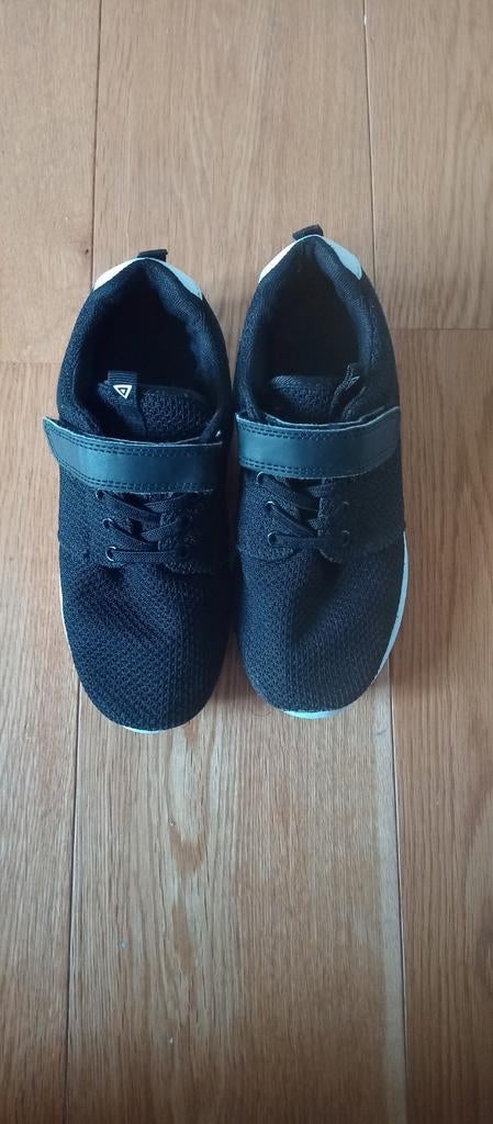 Gymschoenen, maat 32, Kinderen en Baby's, Kinderkleding | Schoenen en Sokken, Ophalen of Verzenden, Zo goed als nieuw, Jongen of Meisje