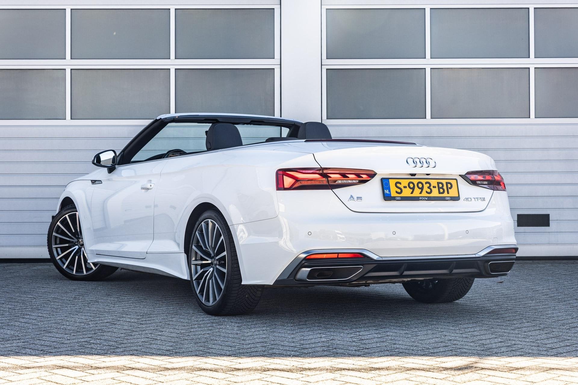 Audi A5 Cabriolet 40 TFSI 204pk S edition | Nekverwarming |, Auto's, Gebruikt, 4 cilinders, 4 stoelen, 1645 kg
