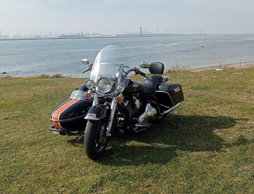 zijspan motor Harley Davidson, Motoren, 2 cilinders, 1449 cc, Minimaal motorrijbewijs A2, Meer dan 35 kW