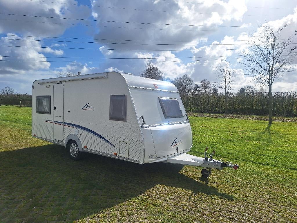 Burstner Averso 460 TS, Caravans en Kamperen, Caravans, Vast bed, Rondzit, Schokbreker, Particulier