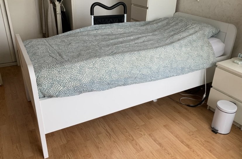 (Senioren) Bed ombouw wit met elektrische bodem., 90 cm, Eenpersoons, Wit, Zo goed als nieuw