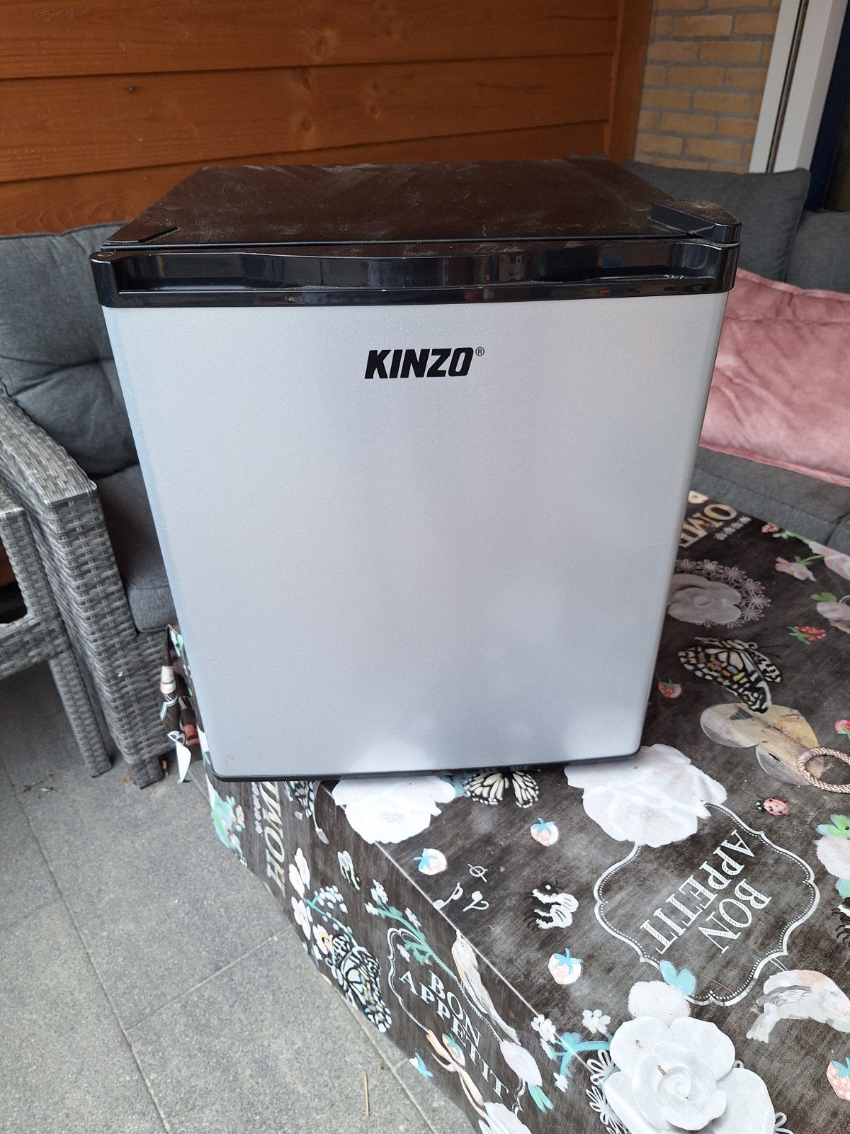 Compacte Kinzo mini koelkast, Ophalen, Minder dan 85 cm, Minder dan 75 liter, 45 tot 60 cm